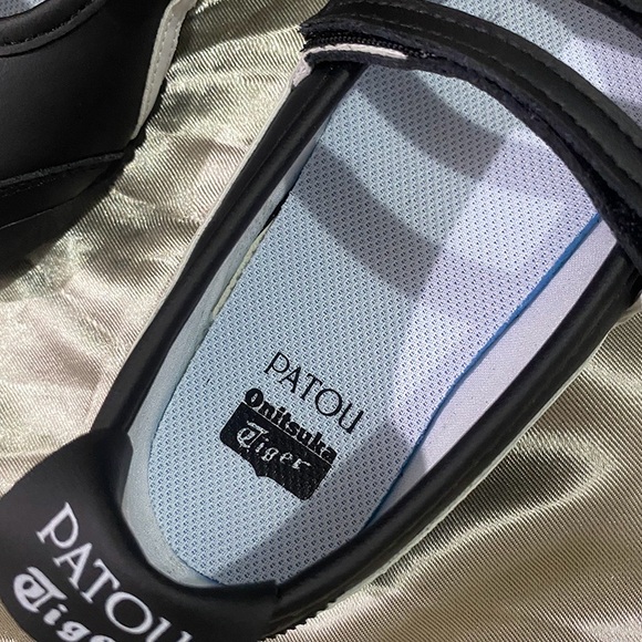 PATOU x Onitsuka Tiger Collaboration Black Flats - Picture 4 of 10